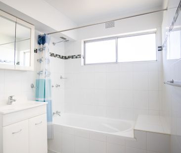 Light Filled Unit in Ideal Location - Photo 3