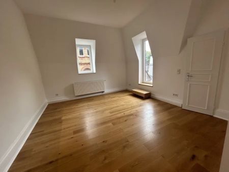 Charmante Dachgeschosswohnung mit Blick über das Nerotal - Foto 3