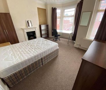 3 bedroom end of terrace house to rent - Photo 6