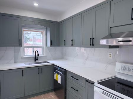 For Lease - 393 Glenholme Avenue Unit# (Main), Toronto, Ontario - Photo 4