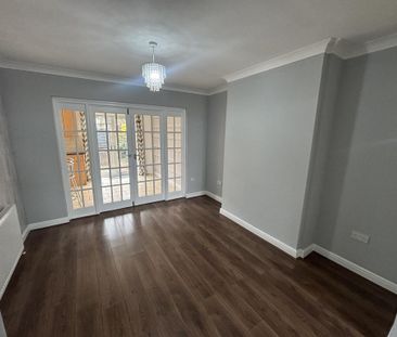 3 bedroom semi-detached house to rent - Photo 3