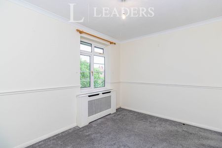 2 bedroom apartment to rent Roymount Court, Lovelace Road, Surbiton, KT6 - Photo 5