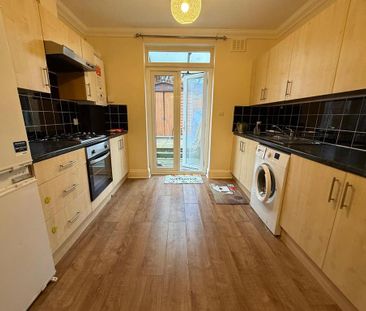 2 bedroom flat to rent - Photo 6