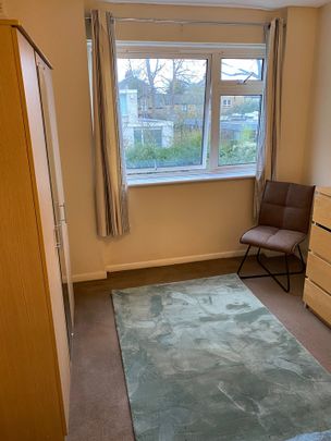 2 Bed Flat, Dunstable Court, SE3 - Photo 1