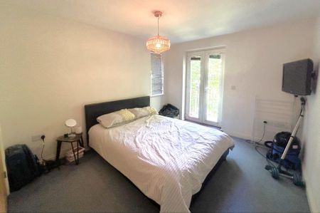 Tudor Way, Woking - 1 bedroomProperty for lettings - Seymours - Photo 4