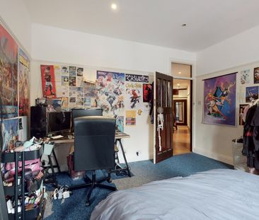 4 Bed Flat, Crescent Court, NW11 - Photo 6