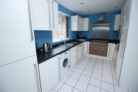 2 Bedroom Semi-Detached To Rent - Photo 5