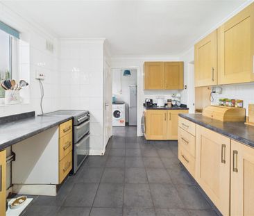 3 bedroom Terraced House to rent - Photo 6