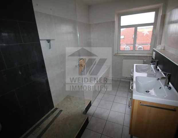 Große 4 Raum-Dachgeschosswohnung mit Balkon und Gäste-WC! - Photo 1