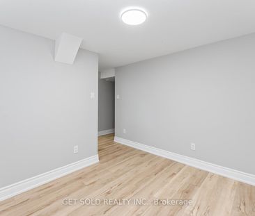 Detached Home For Lease | W8118612 - Photo 4