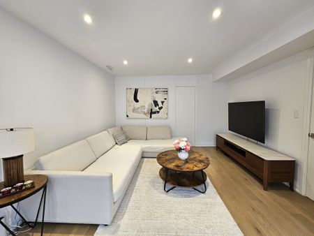 For Lease - 11 Edison Circle, Toronto, Ontario - Photo 4