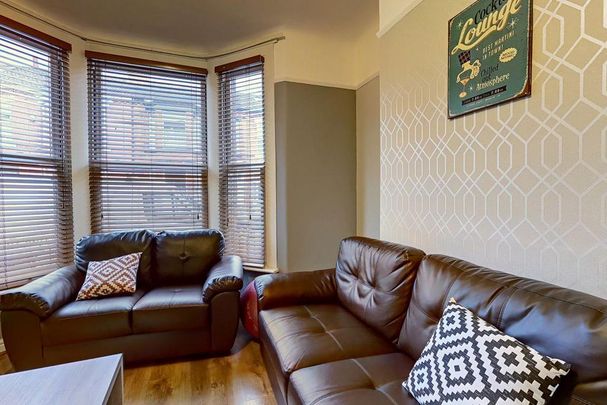 4 bedroom house to rent - Photo 1