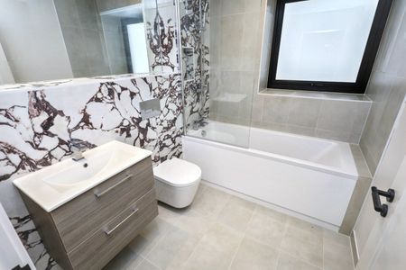 2 Bed Flat, Underhill Road, SE22 - Photo 5