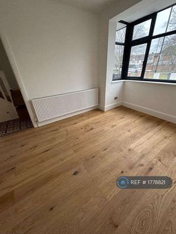 4 bedroom terraced house to rent - Photo 2