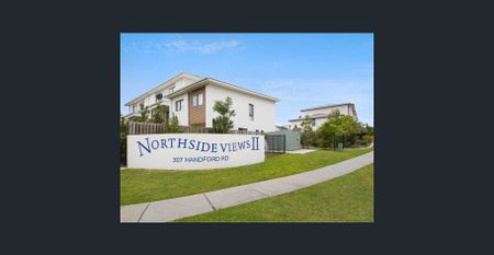 Beautiful Quiet 3-bed Townhouse with AC in Master Bed - Photo 2