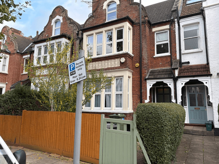 Blenheim Gardens, London, NW2 - Photo 5