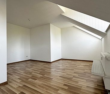 Helle Dachgeschoss-Maisonette-Wohnung mit offener Wohnküche in ruhiger Lage von Chemnitz/Altendorf - Photo 6