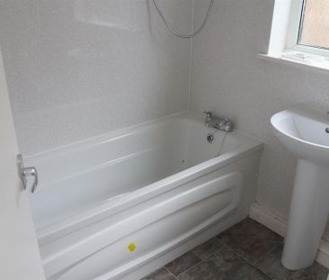 2 bedroom end of terrace house to rent - Photo 6