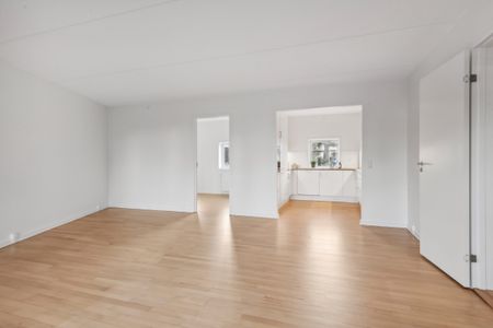 Flot lejlighed i populær ejendom - Photo 2