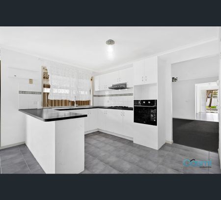 6 Crossdale Green, Craigieburn, Vic 3064 - Photo 2