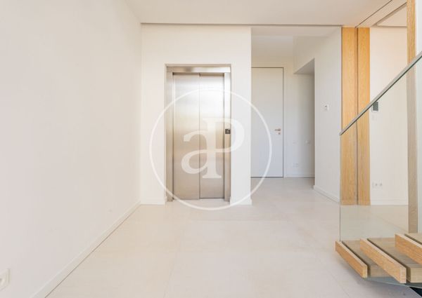 Triplex penthouse for rent in La Finca