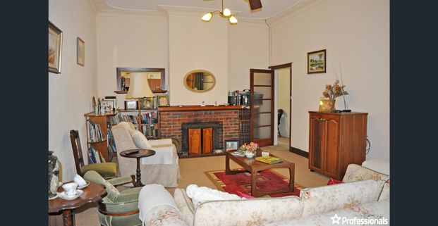 CHARACTER COTTAGE - Photo 1