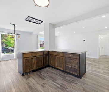 For Lease - 10 Carter Crescent, Whitby, Ontario - Photo 3