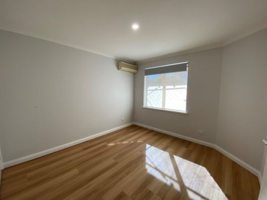 FULLY RENOVATED 3X1 IN A OVER 55’s COMPLEX - Photo 1