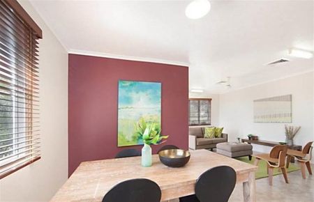 CHARMING 3 BEDROOM HOME IN MOUNT LOUISA! - Photo 4