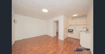 Comfortable 1 bedroom apartment - freshly painted. - Photo 2