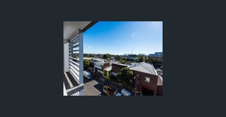 HUGE ONE BEDROOM PLUS STUDY IN A PRIME LOCATION - Photo 5