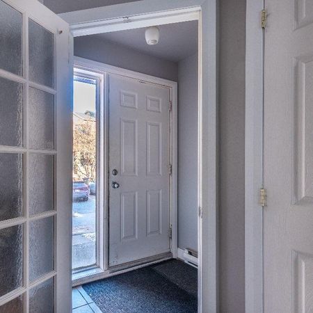 🏡 Rare sur le marché! Maison à LOUER à Ste-Dorothée. Confort et tranquillité dans un secteur prisé. - Photo 4