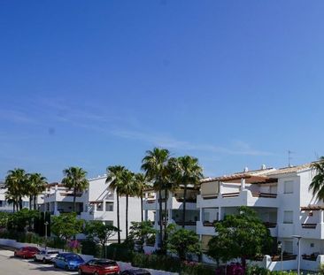 Luxury Apartment for rent in Estepona, Andalusia - Photo 5
