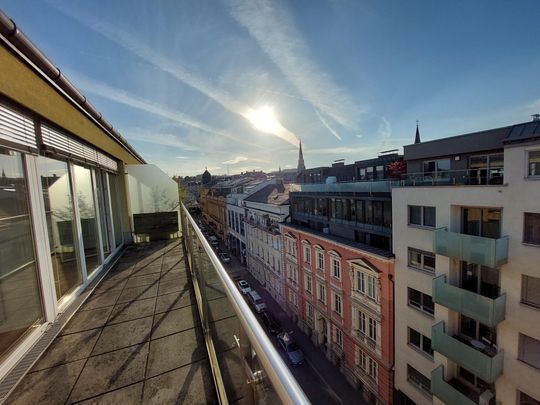 **AB SOFORT** Exklusive 3-Zimmer Dachgeschoss-Wohnung mit 2 Terrassen - Bismarckstraße 16 - Top 20 - Foto 1