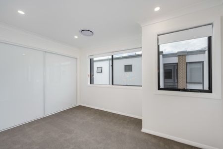 Modern 3-Bedroom Townhouse with Style and Convenience - Photo 3