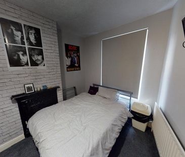 6 bedroom house to rent - Photo 1