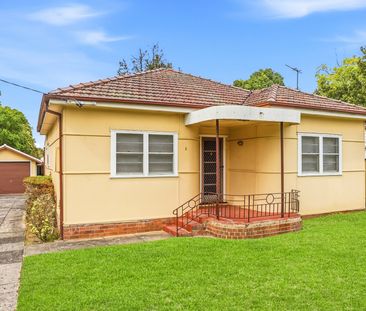 Freshly Painted 3 Bedroom Home, Brand New Flooring Throughout! - Photo 6