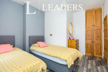 4 bedroom terraced house to rent - Photo 5