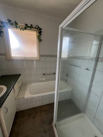 Neat Family Home! - Photo 4