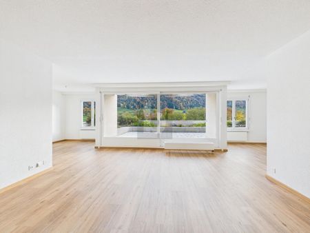 RENOVATED, EASY TO MAINTAIN WITH BEAUTIFUL VIEW - Photo 2