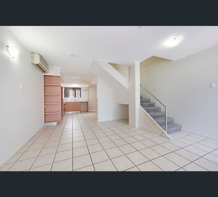 2b/7 Richard Street, Aitkenvale, Qld 4814 - Photo 1