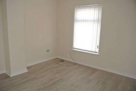 Hanwell St, Bed, L6 - Photo 3