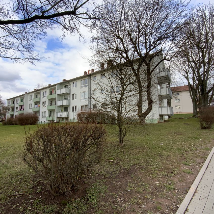 Schöne 3-Zimmer-Wohnung mit modernisiertem Badezimmer zu vermieten - Photo 2