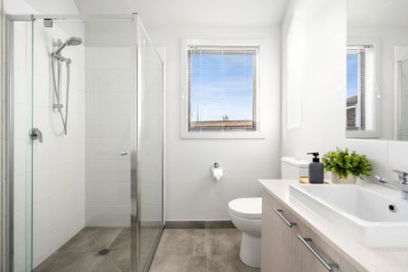 Sun-drenched Home, Corner Block - 10 Minutes from Surf Coast - Photo 4