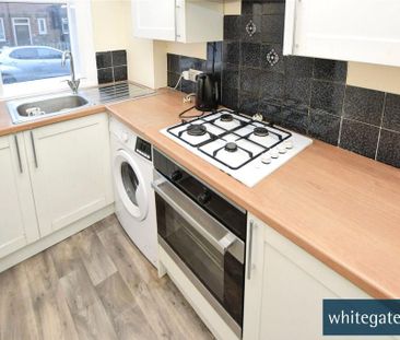 2 bedroom terraced house to rent - Photo 3