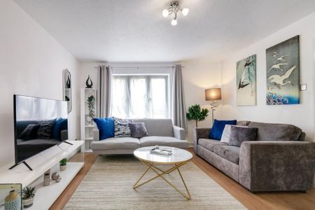 4 bedroom semi-detached house to rent - Photo 2