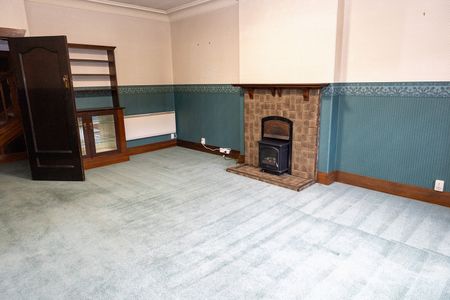 Spacious 4-Bedroom Home in the Heart of Dunedin – City Living at Its Best - Photo 4