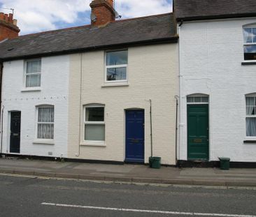 2 bedroom terraced house to rent - Photo 2