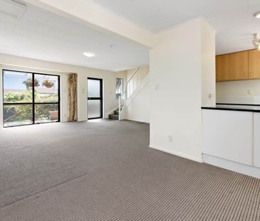 Pretty as a Picture - Excellent Location - Photo 6