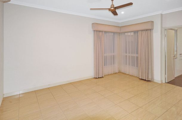 BEST OF THE BEST - Pretty Pool Manor with so Many Extras - Photo 1